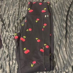 New Victoria’s Secret legging size large